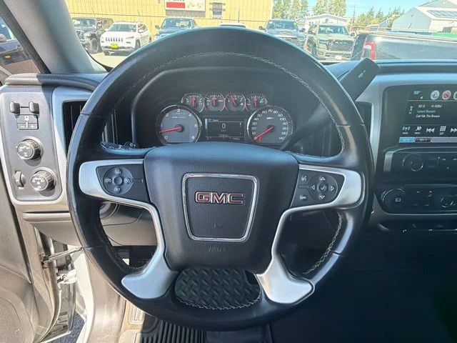 Used 2018 Quicksilver Metallic GMC SLE image 21