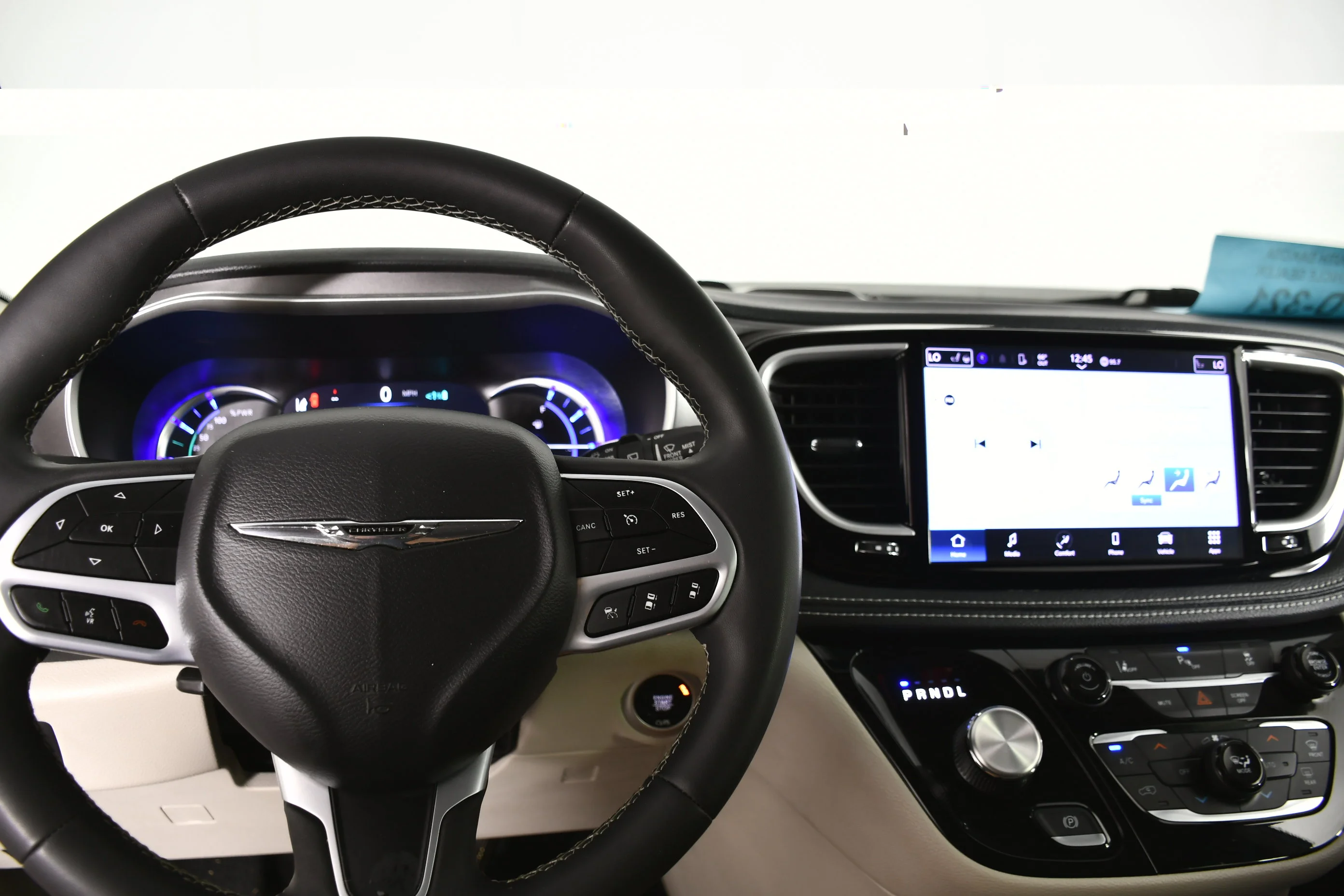 Used 2023 Silver Mist Clearcoat Chrysler Hybrid Touring L image 16