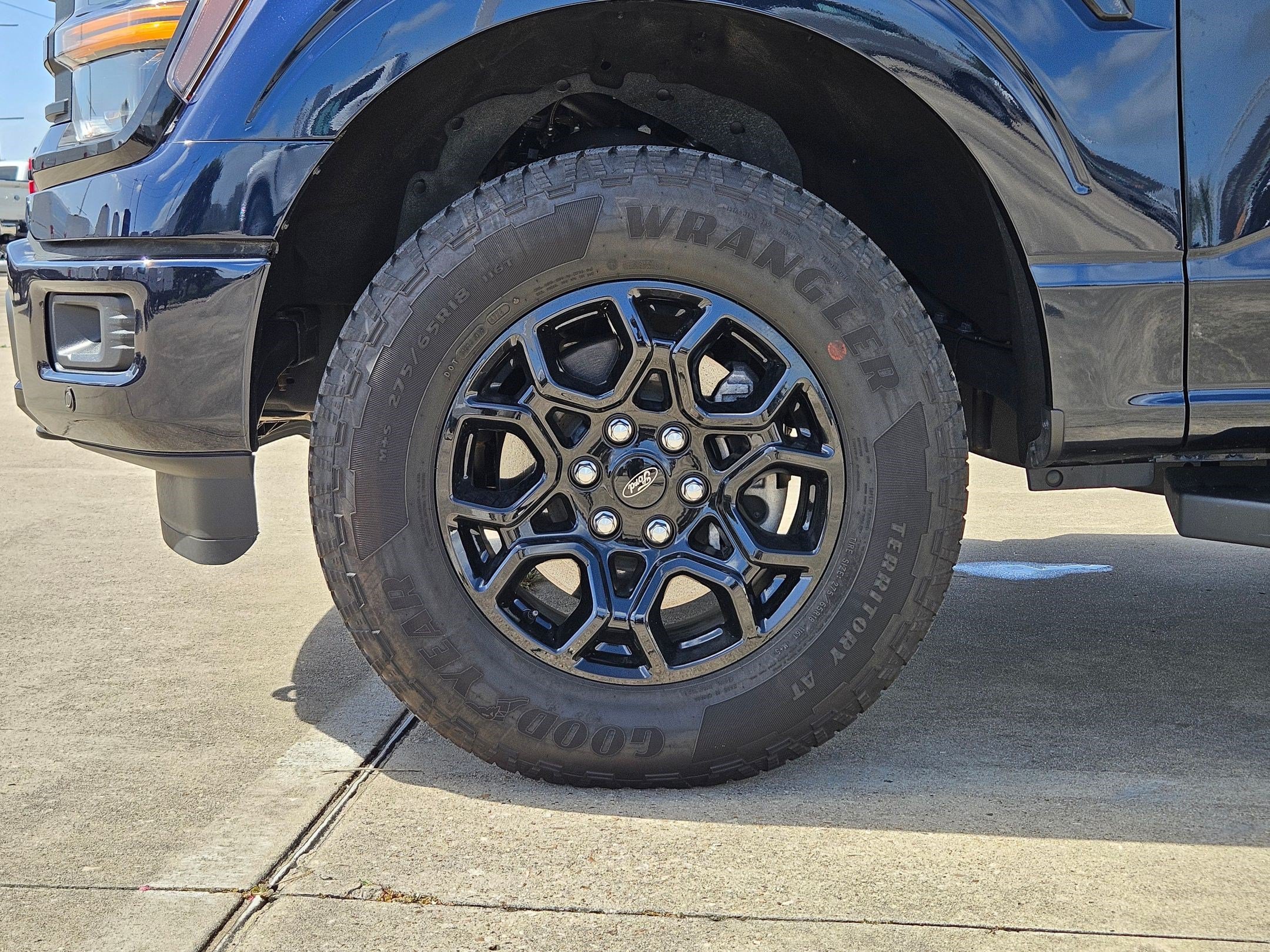 Used 2025 Blue Ford XLT image 10