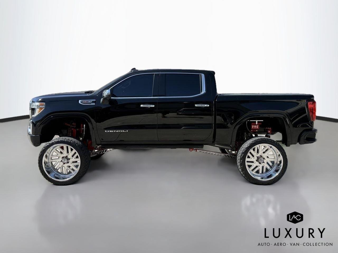 Used 2019 Onyx Black GMC Denali image 9