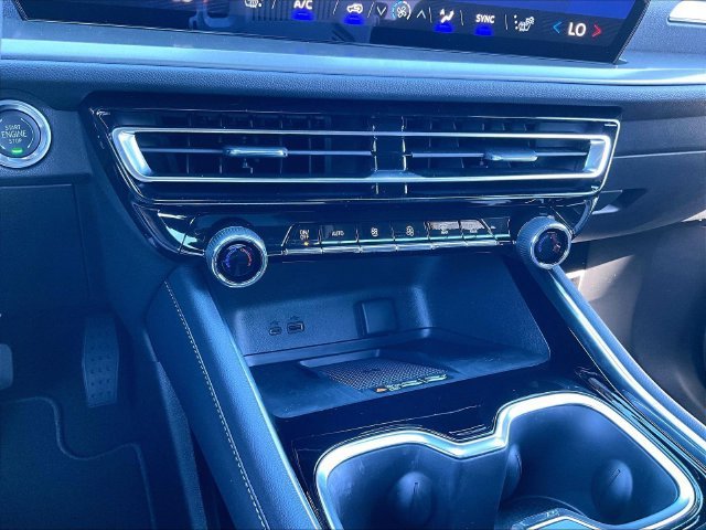 2027 Chevrolet Traverse LT - Photo 24