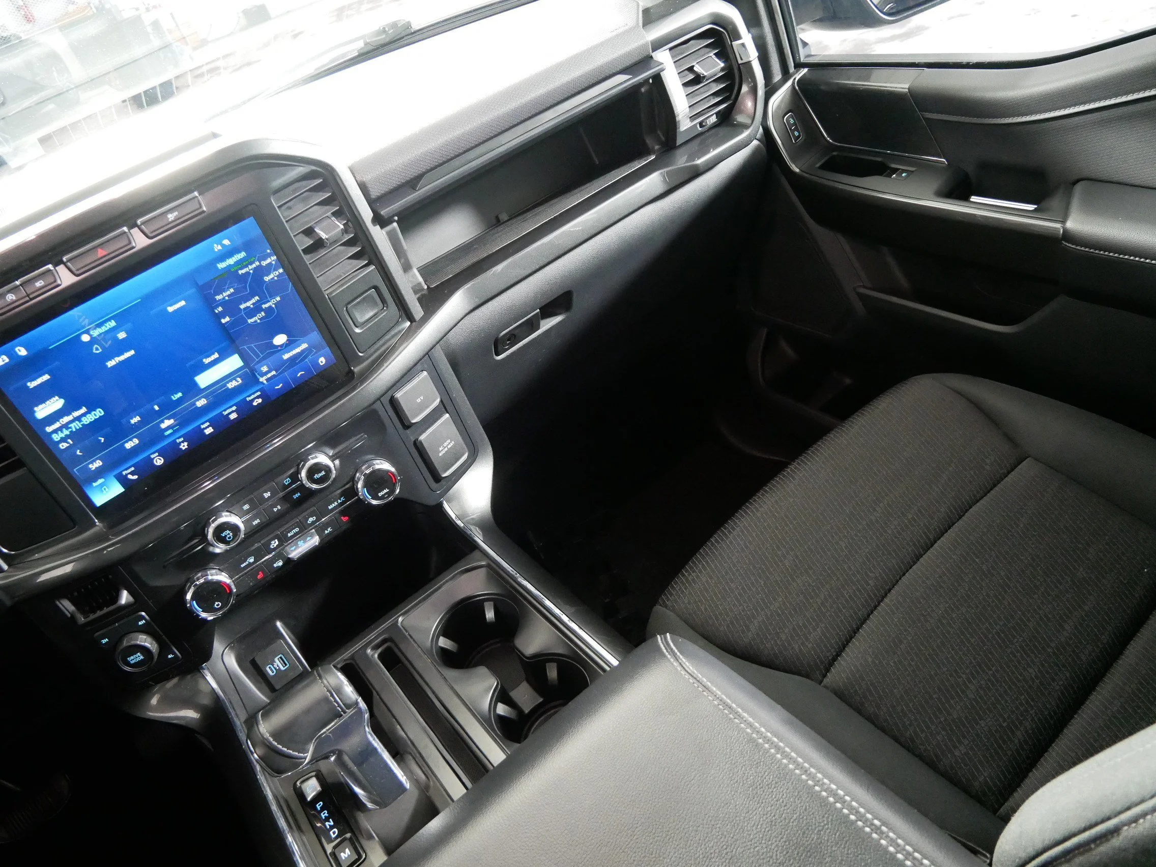 Used 2021 Agate Black Metallic Ford XLT image 11