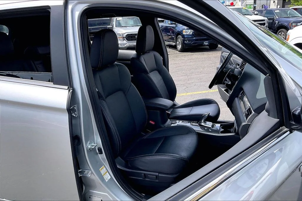 Used 2019 Alloy Silver Metallic Mitsubishi SEL image 6