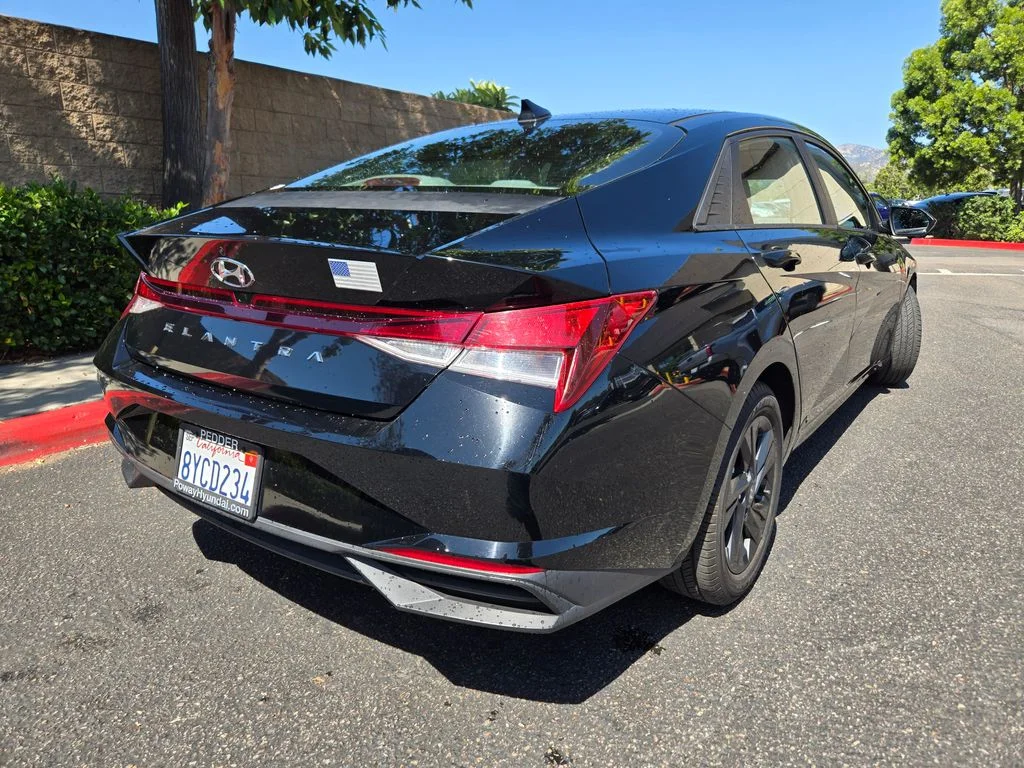Used 2022 Black Hyundai SEL image 8