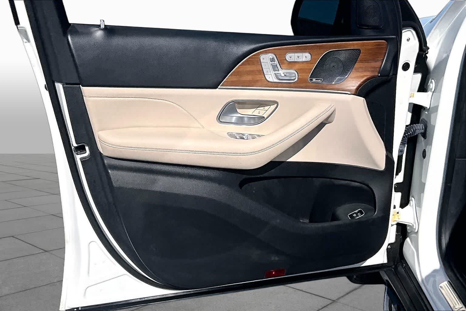 Used 2022 Polar White Mercedes-Benz GLS 450 image 22