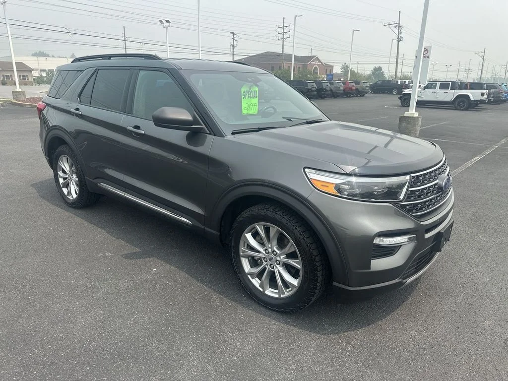 Used 2020 Gray Ford XLT image 2