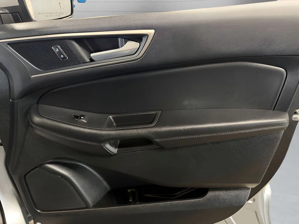 Used 2024 Silver Ford SEL image 24