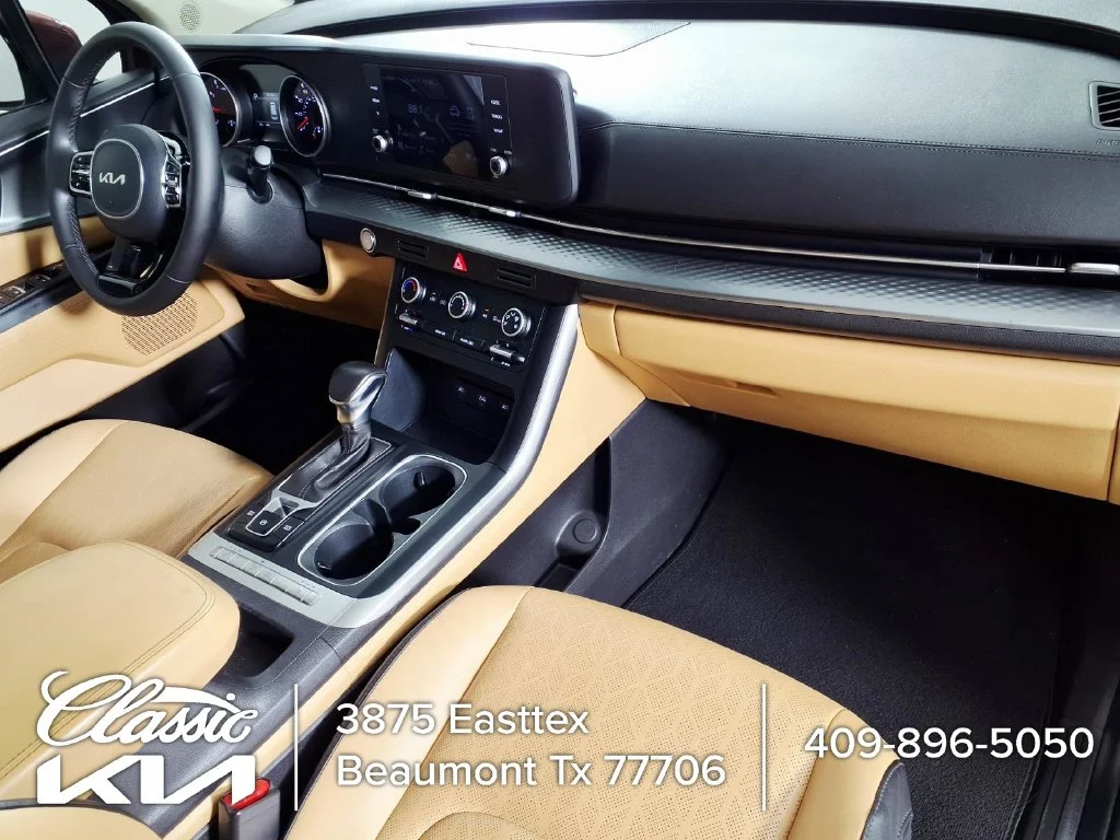 Used 2023 Red Kia LX Seat Package image 13