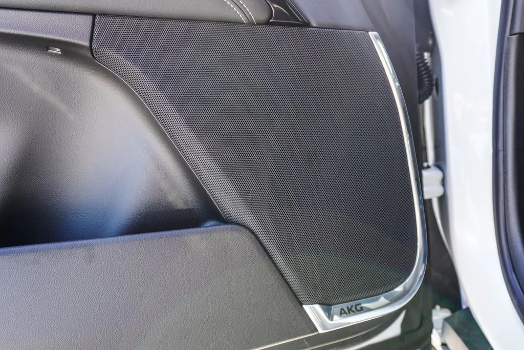 Used 2025 White Cadillac Sport image 23