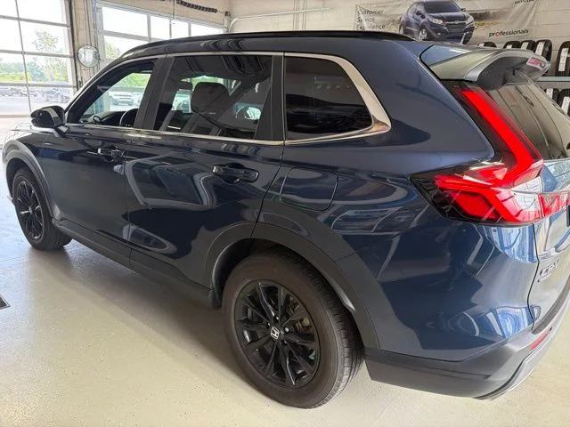 Used 2025  Honda Sport image 2