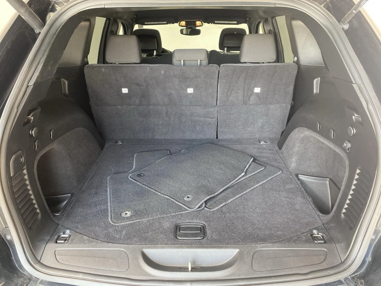 Used 2019 Diamond Black Crystal Pearlcoat Jeep Upland image 20