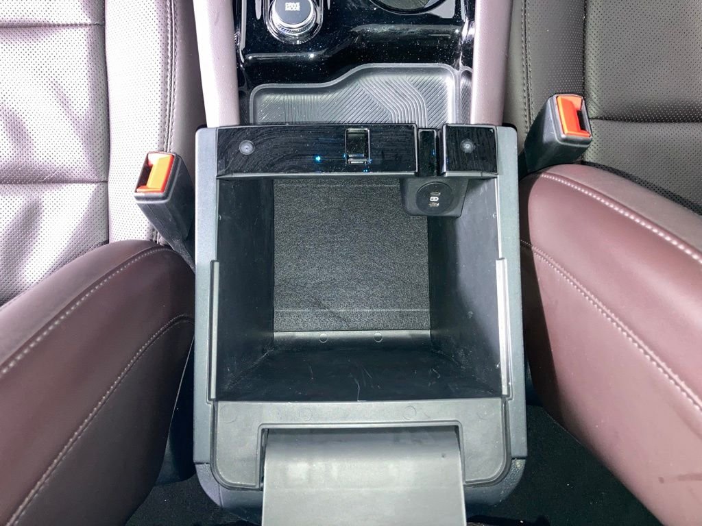 Used 2025 White Ford Platinum image 11