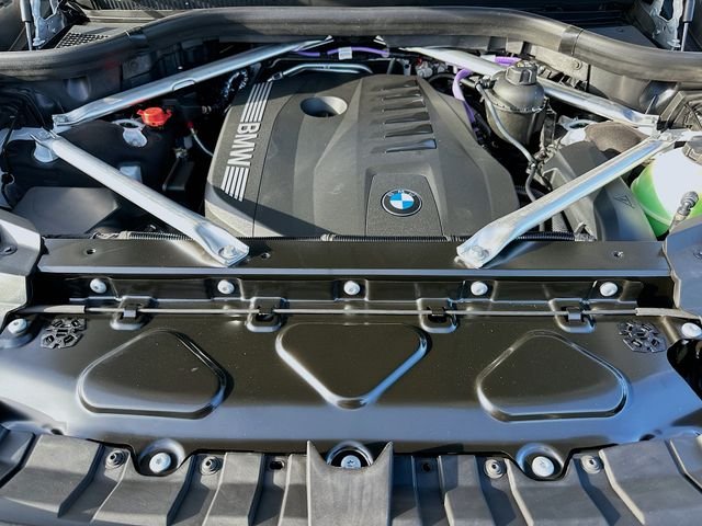 New 2027 White BMW xDrive40i image 23