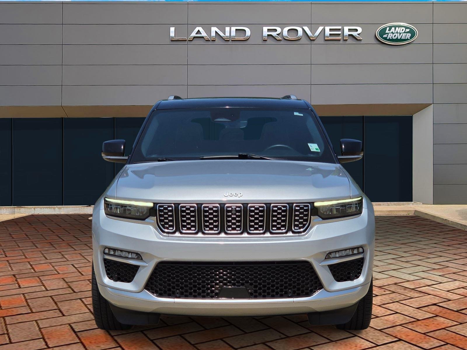 Used 2022 Silver Zynith Jeep Summit Reserve image 2