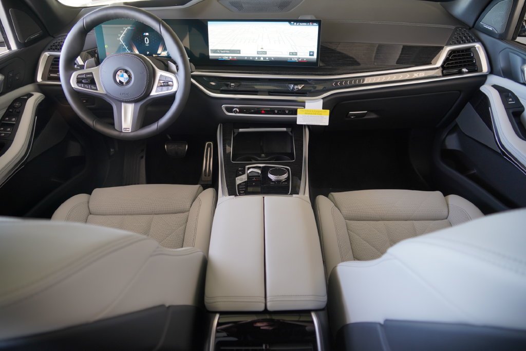 New 2026 Mineral White Metallic BMW xDrive40i image 20