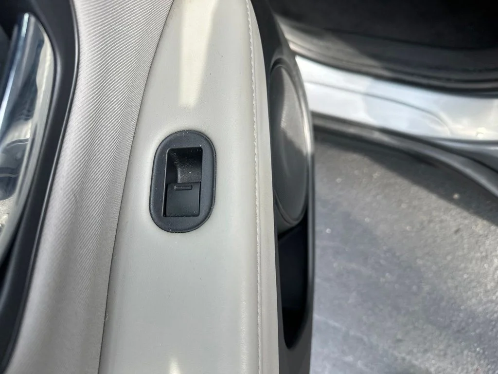 Certified Used 2018 Silver Metallic Honda LX image 13