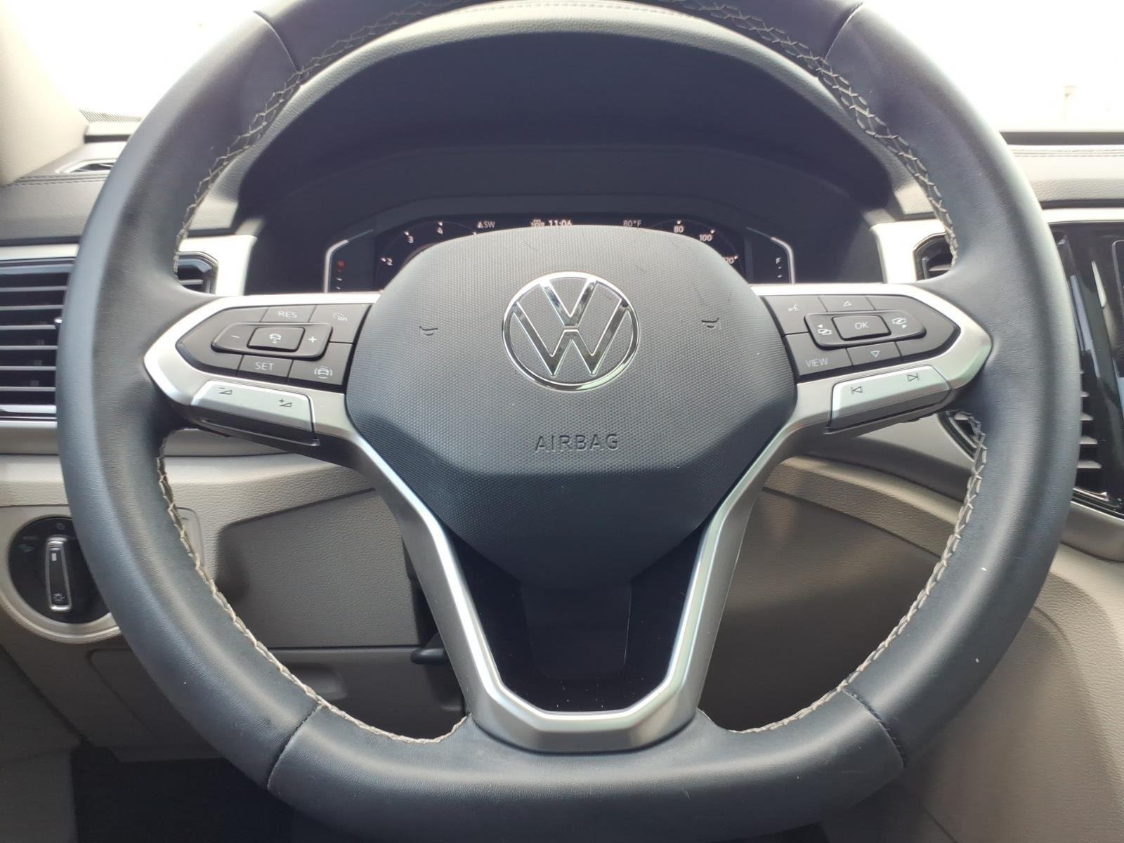 Used 2023 Pure White Volkswagen 2.0T SE w/Technology image 27