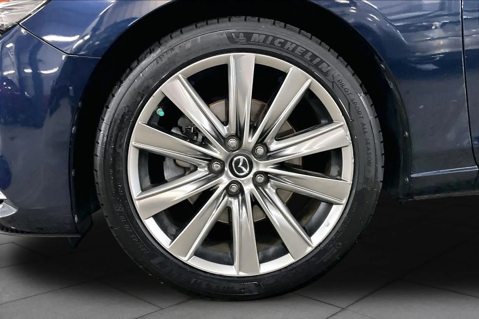 Used 2020 Deep Crystal Blue Mazda Signature image 10