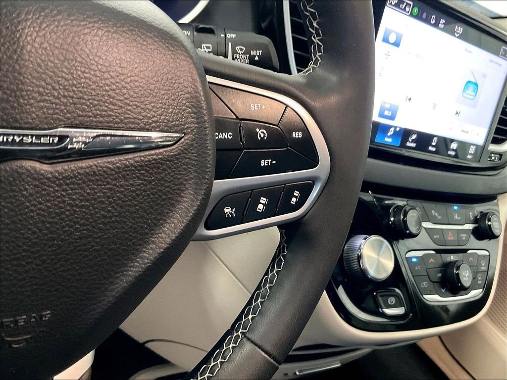 Used 2023 White Chrysler Touring L image 24