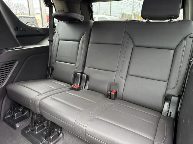 Used 2023 Black Chevrolet Z71 image 26