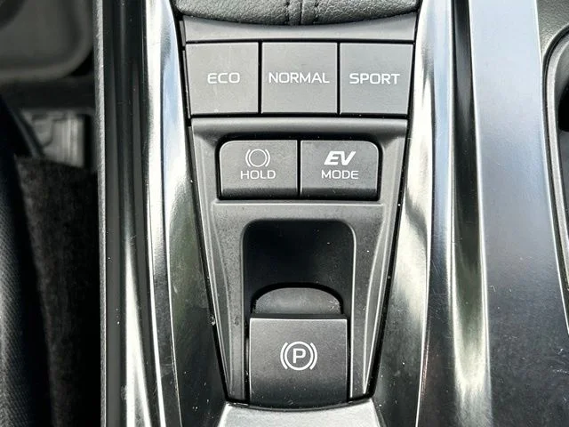 Certified Used 2025  Toyota LE image 53