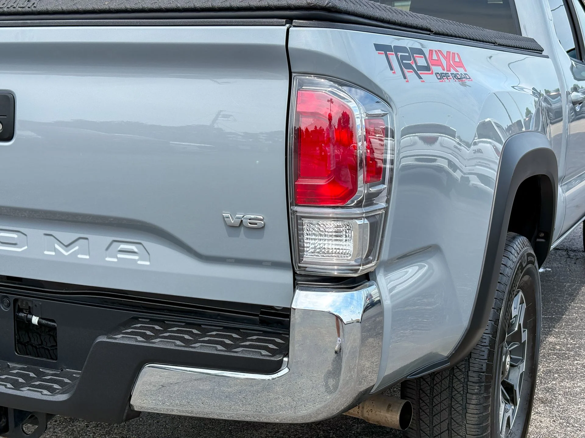 Used 2020 White Toyota TRD Off-Road image 13