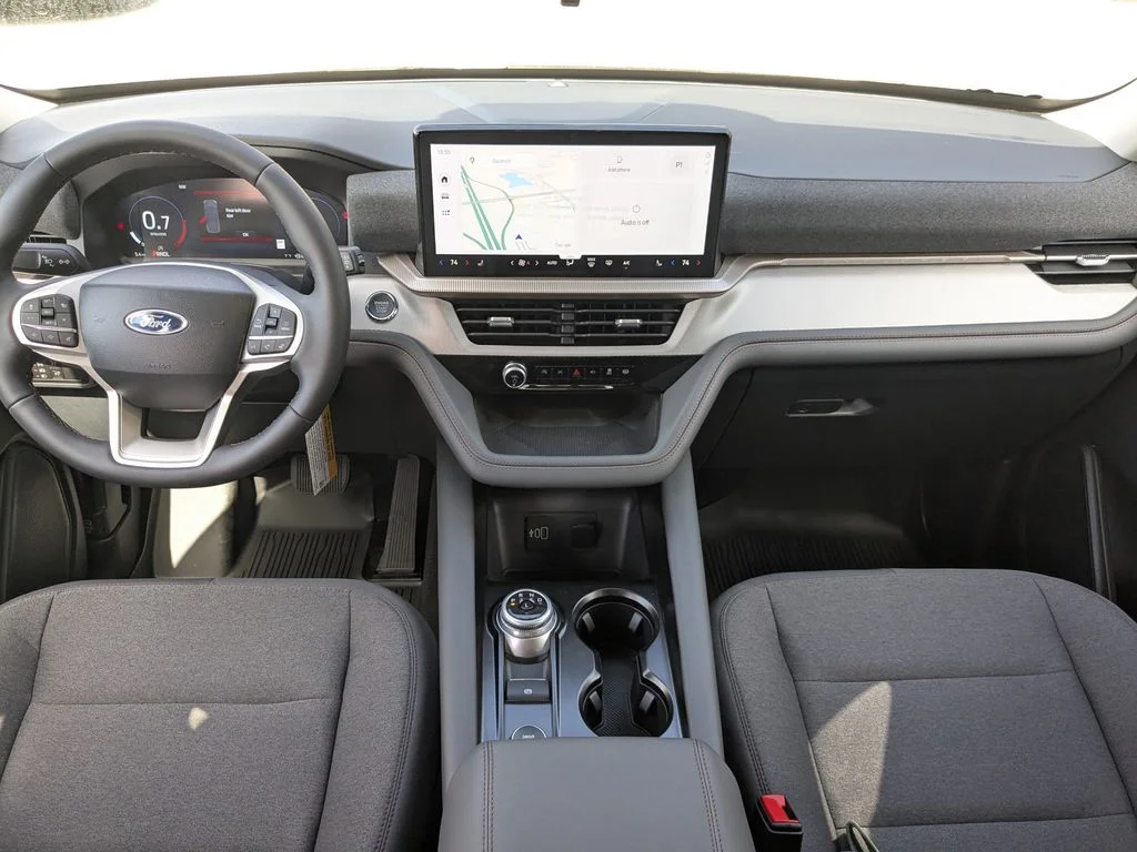New 2026 Star White Metallic Tri-Coat Ford Active image 17