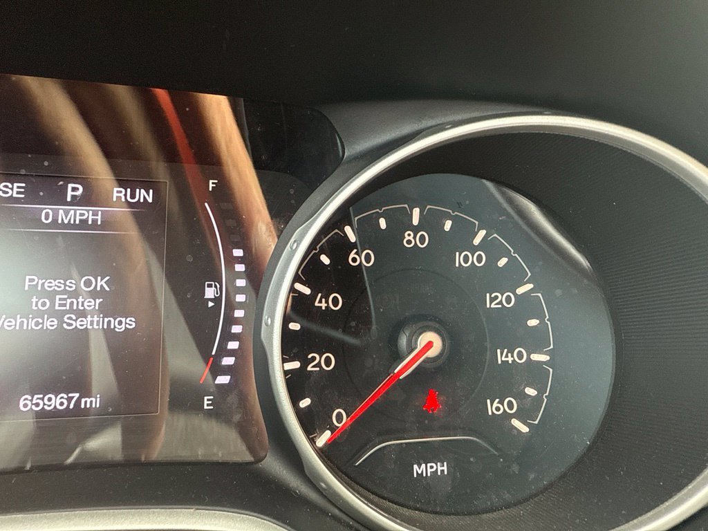 Used 2019 Gray Jeep Latitude image 6