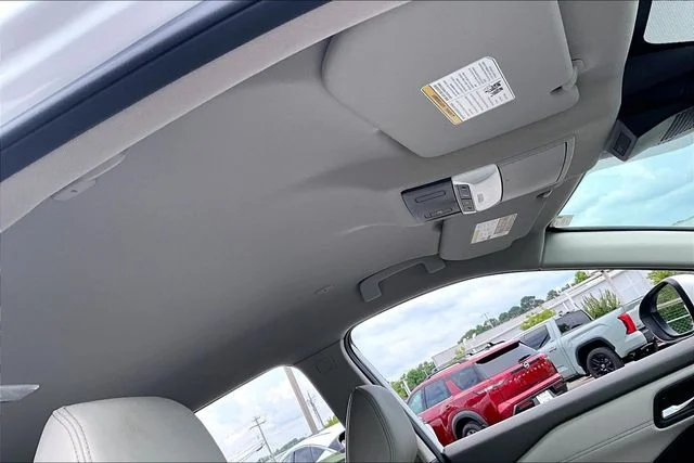 Certified Used 2024 White Nissan SL image 25