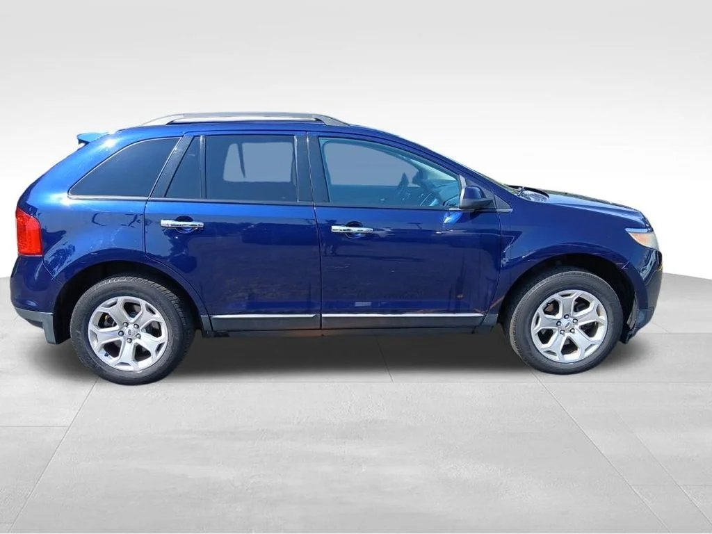 Used 2011 Blue Ford SEL image 1