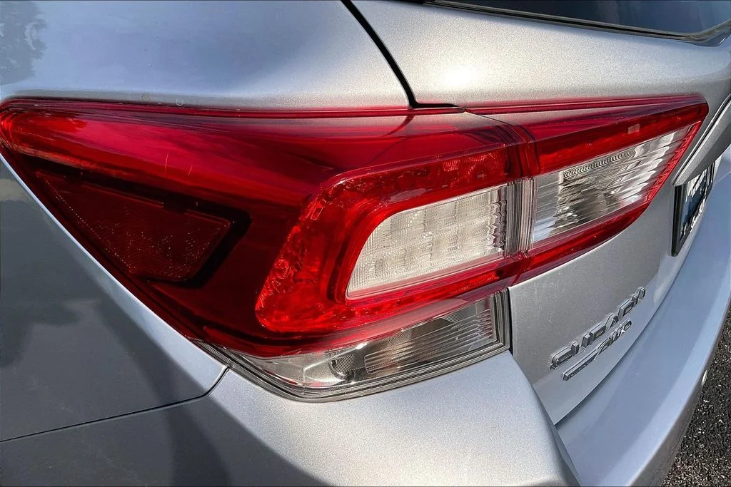 Used 2018 Silver Subaru 2.0i Limited image 30