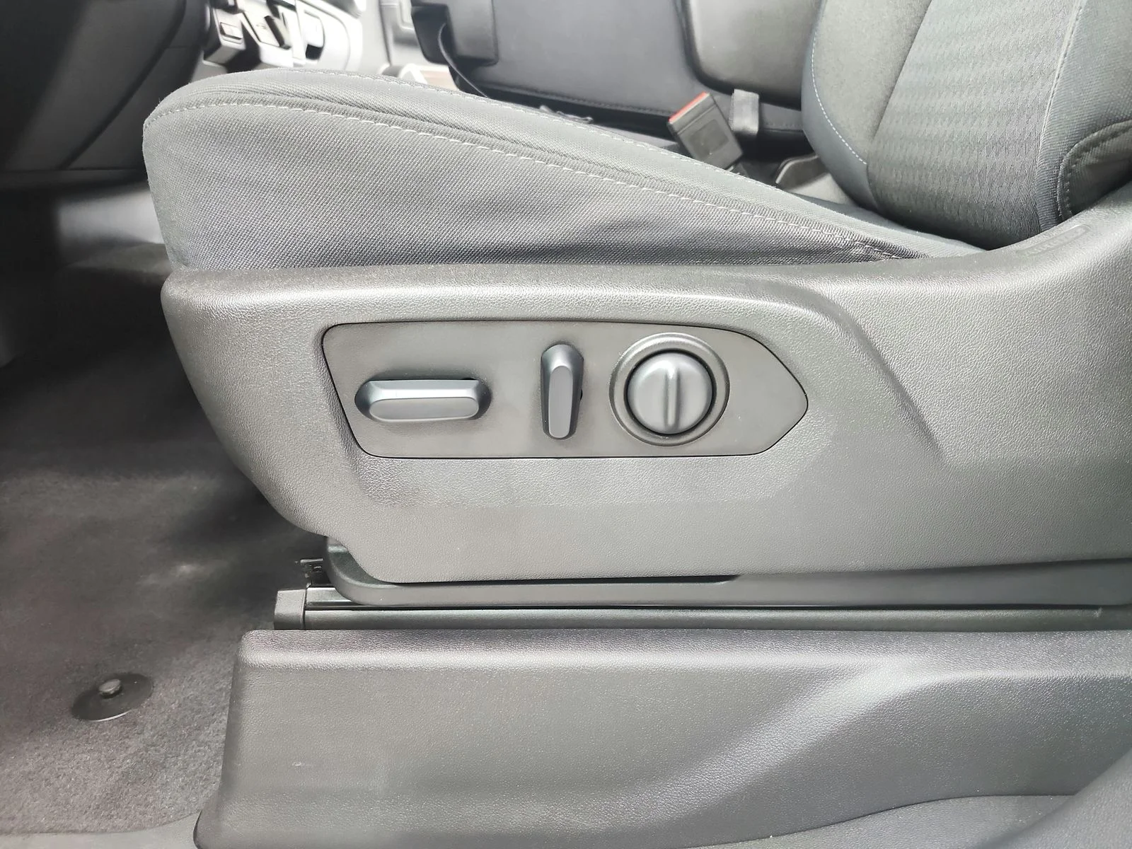 Used 2019 Silver Chevrolet LT image 20