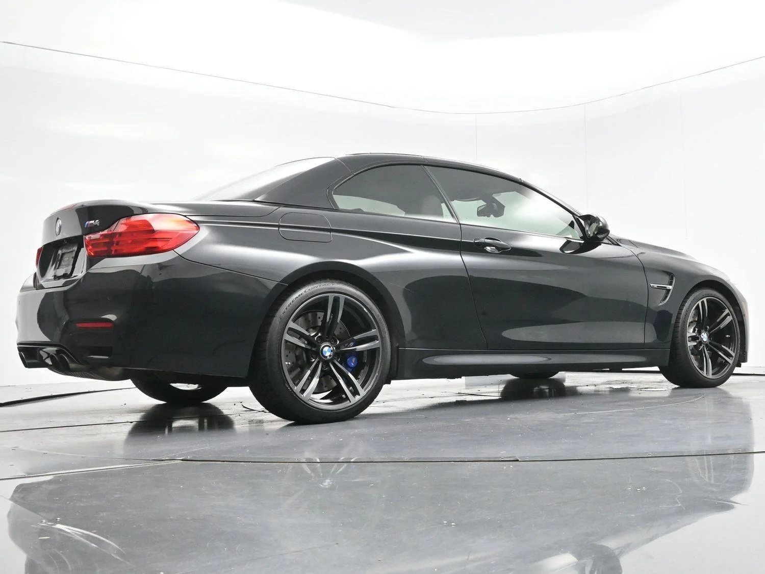 Used 2015 Black Sapphire Metallic BMW M4 image 49