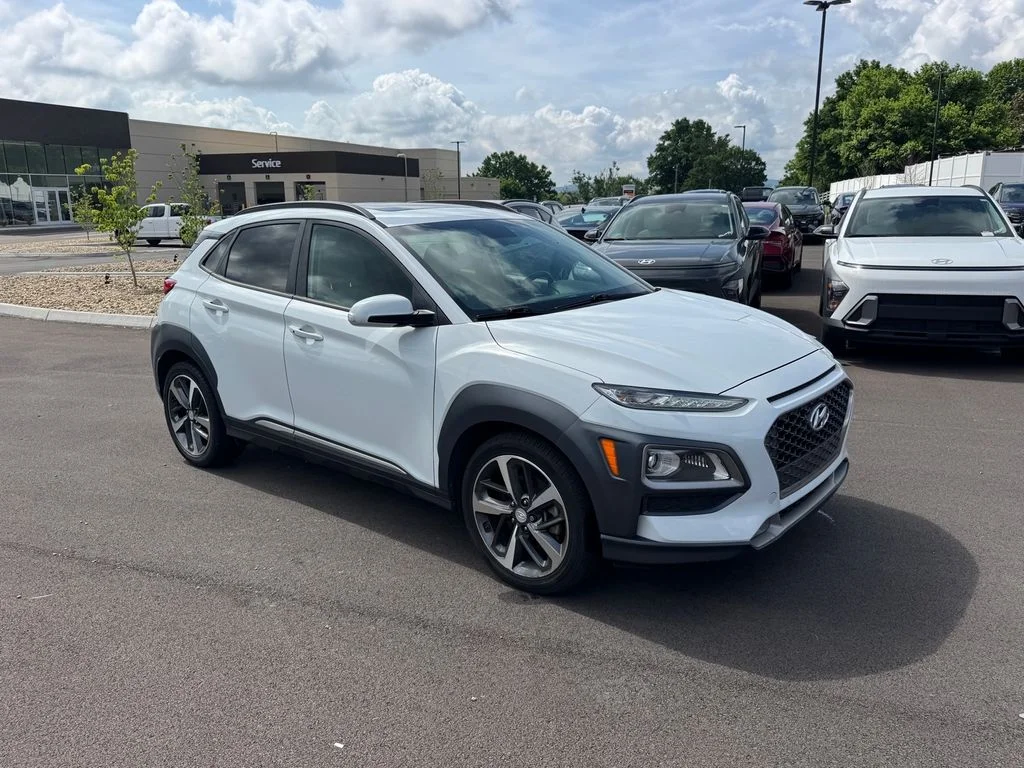 Used 2018 White Hyundai Limited image 2