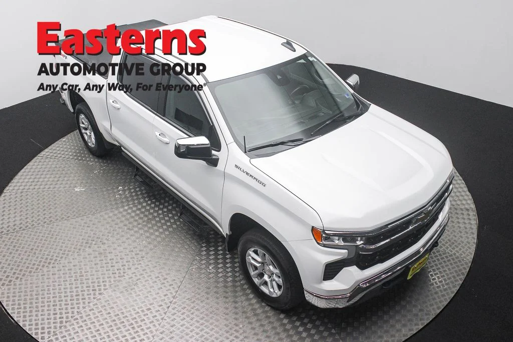 Used 2023 White Chevrolet LT image 3