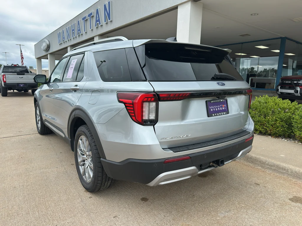 Used 2025 Iconic Silver Metallic Ford Platinum image 10