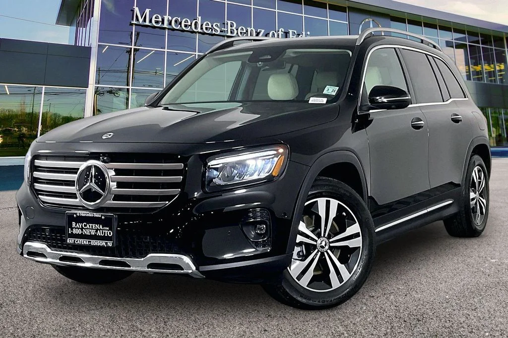 Used 2026 Black Mercedes-Benz GLB 250 image 9
