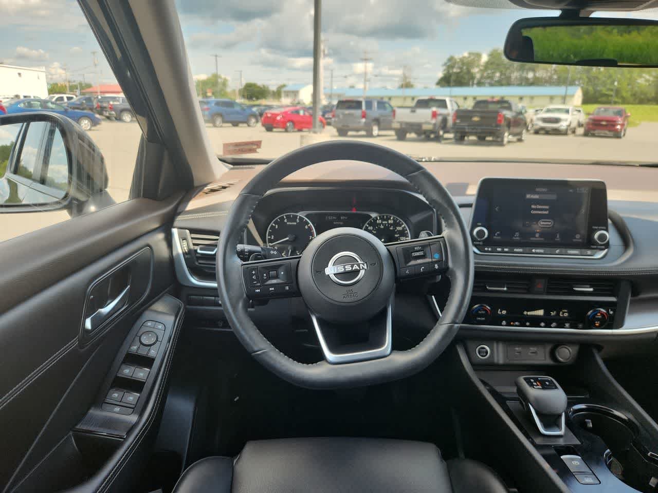 Used 2023  Nissan SV image 17
