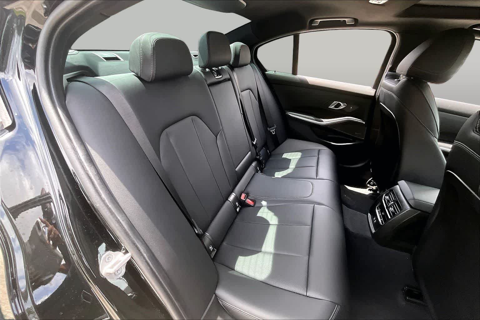 2026 BMW 3 Series 330i - Photo 19