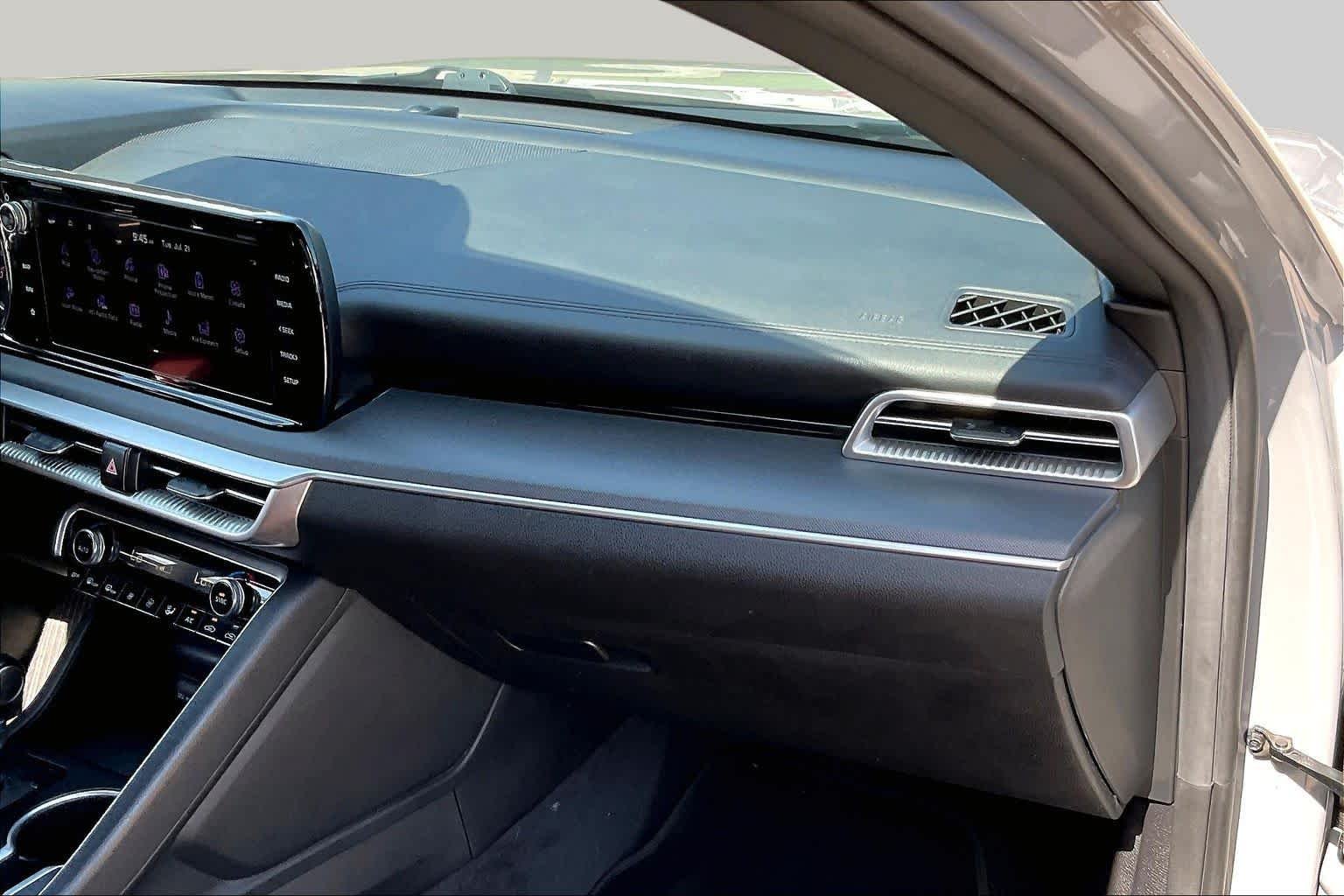 Used 2023 Wolf Gray Kia GT-Line image 19