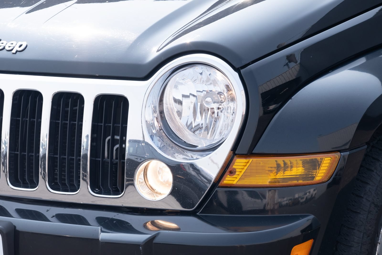 Used 2006 Black Jeep Limited image 7