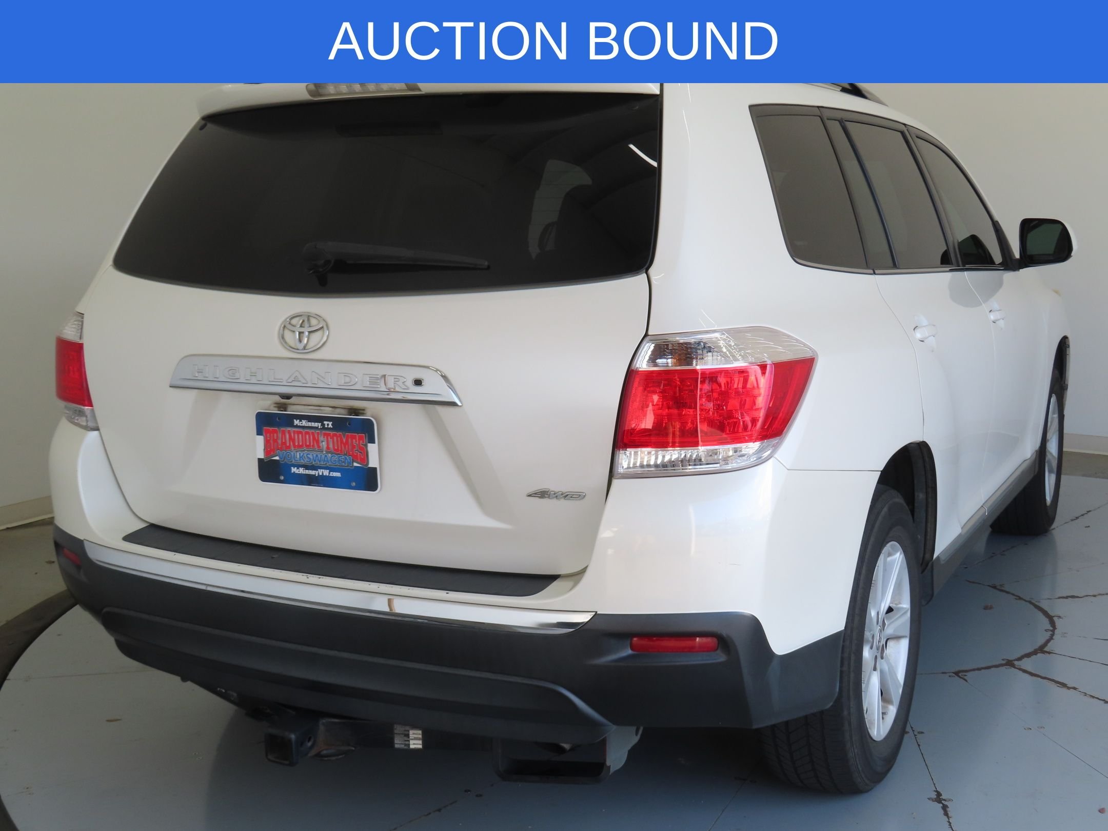 Used 2012 White Toyota Base image 3