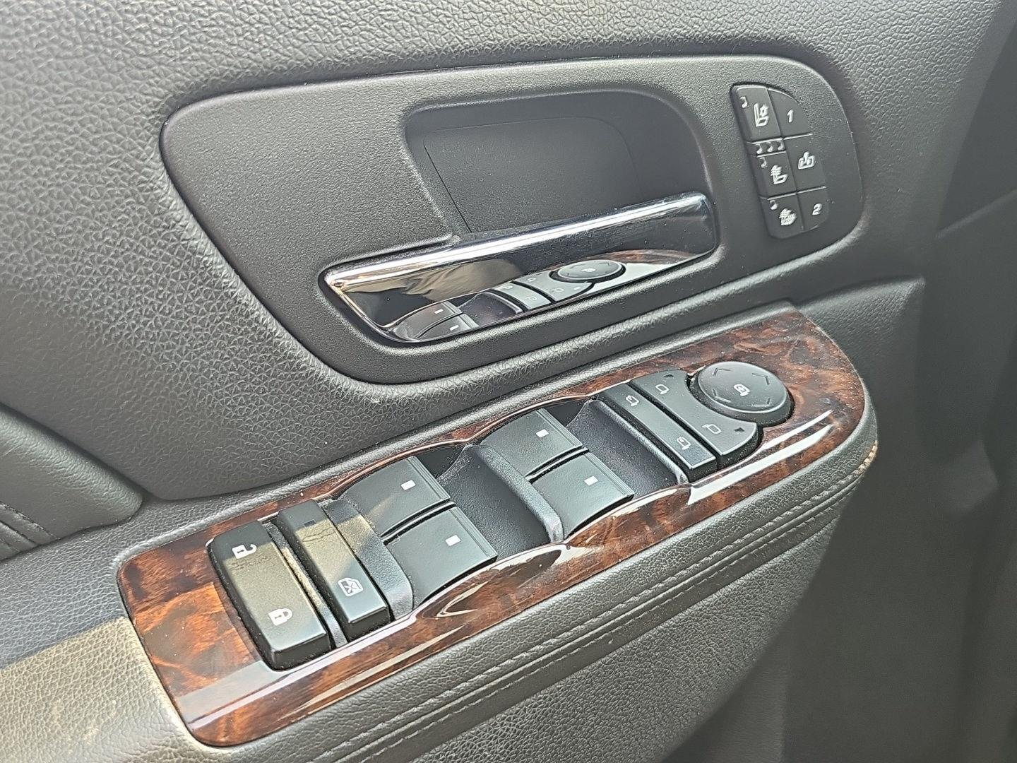 Used 2014 Onyx Black GMC Denali image 17