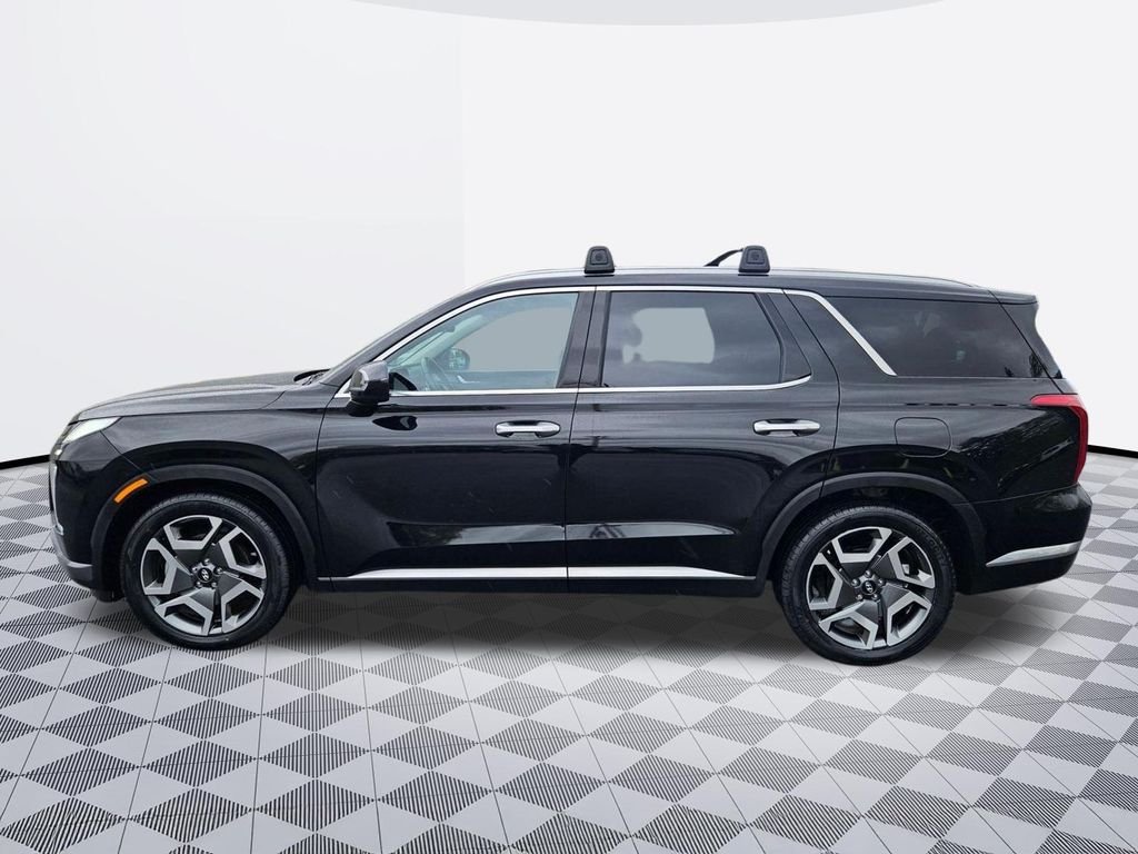 Used 2023 Abyss Black Pearl Hyundai Limited image 2
