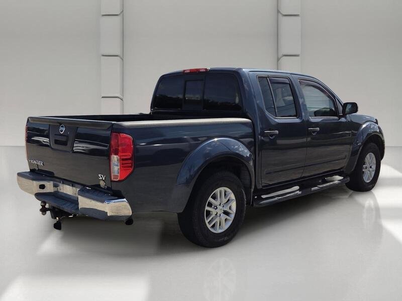 Used 2015 Arctic Blue NISSAN 2WD CREW CAB SWB AUTO SV image 5