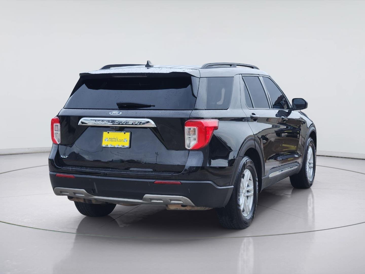 2023 Ford Explorer photo 5 of 34