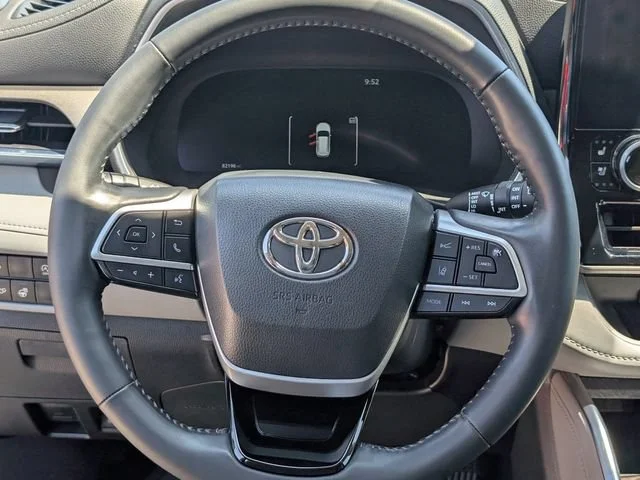 Used 2023 Moon Dust Toyota L image 18