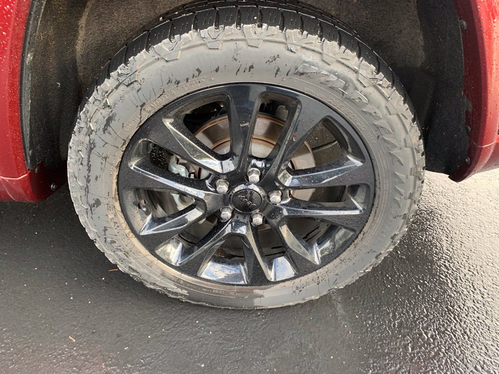 Used 2022 Red Jeep Laredo X image 9