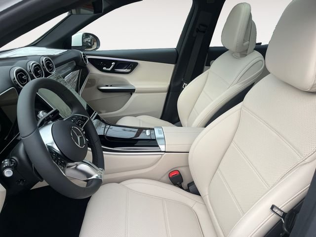 Used 2026  Mercedes-Benz GLC 300 image 9