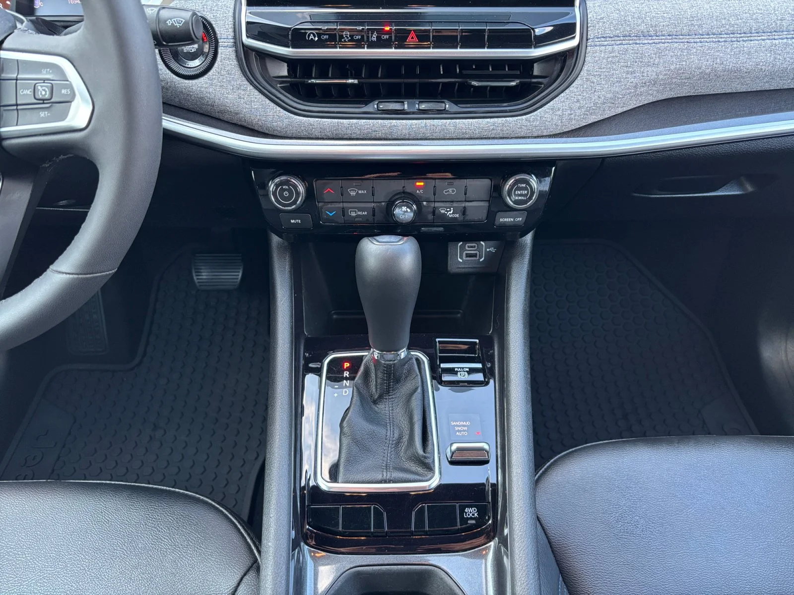 Used 2025 Blue Jeep North image 15